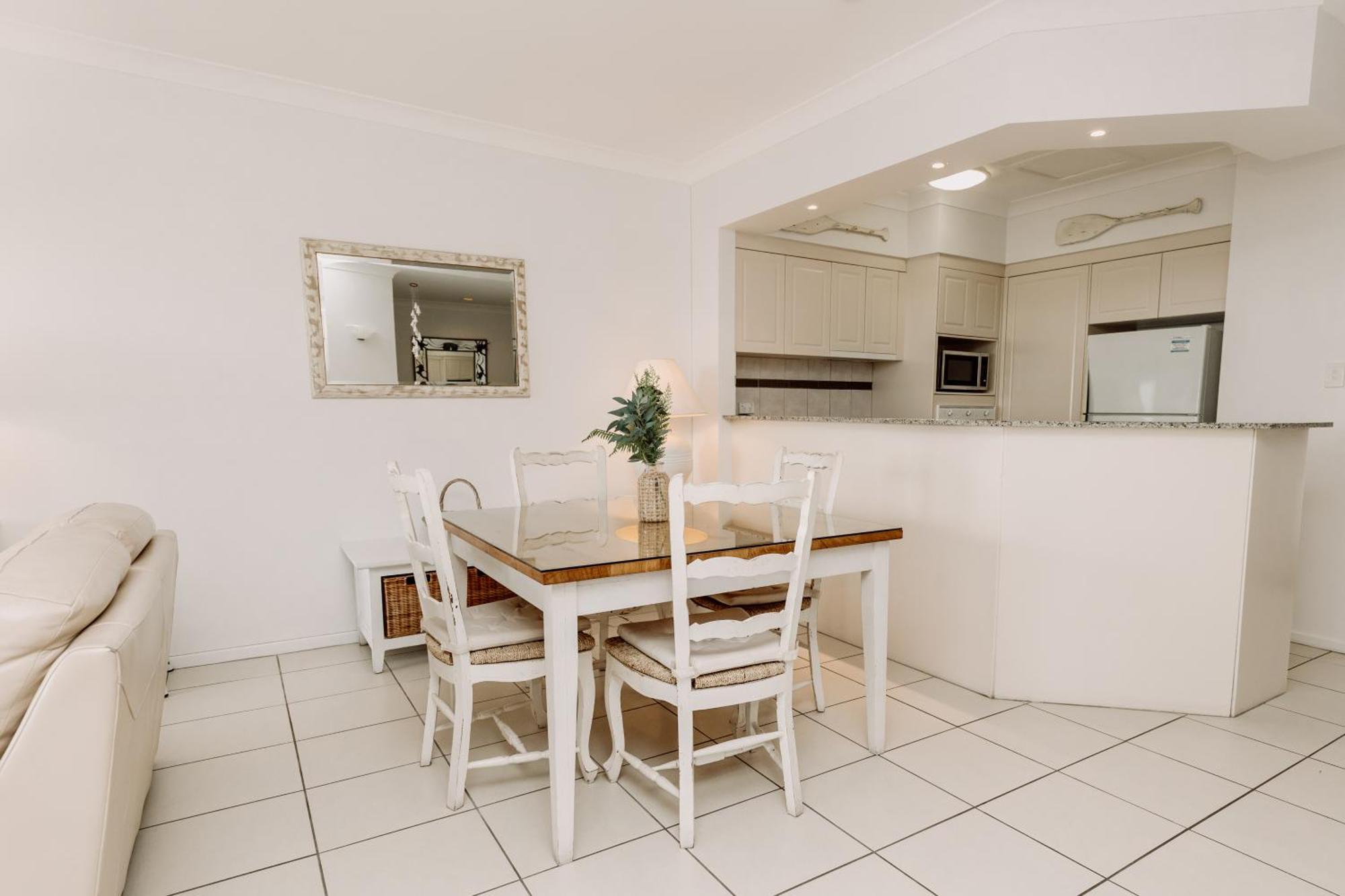 The Point Coolum Aparthotel Кулъм Бийч Екстериор снимка